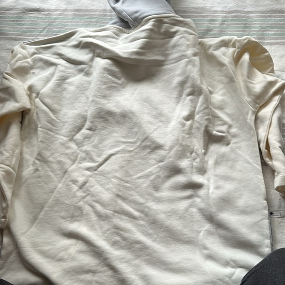 Outdoor Voices Hoddie - Picture 3 of 3